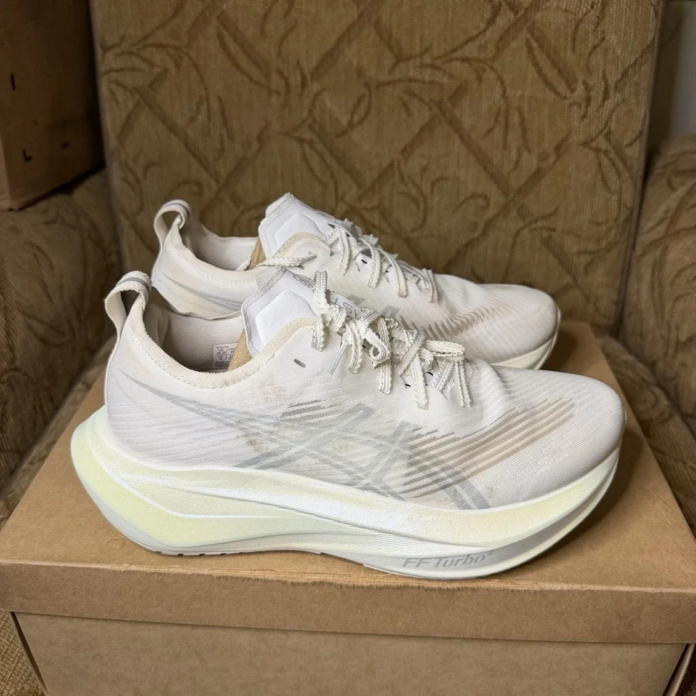 Asics Megablast Men's 7 Women's 8.5 White Gray Athletic Running Walking Shoes